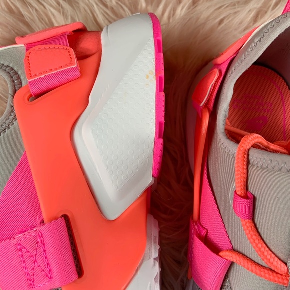 New Nike Women’s Air Huarache City Low - Picture 5 of 7